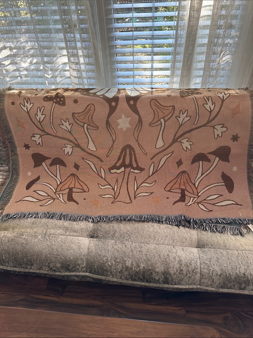 NWT Earthbound Trading Company Reversible Moth Mushroom Blanket - Picture 2 of 11
